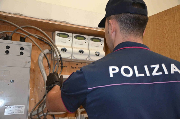 Genova, ruba per tre anni l'energia elettrica: arrestata genovese di 24 anni