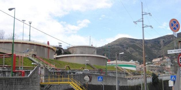 Petrolchimico a Multedo: cittadini, dipendenti e azienda aspettano risposte