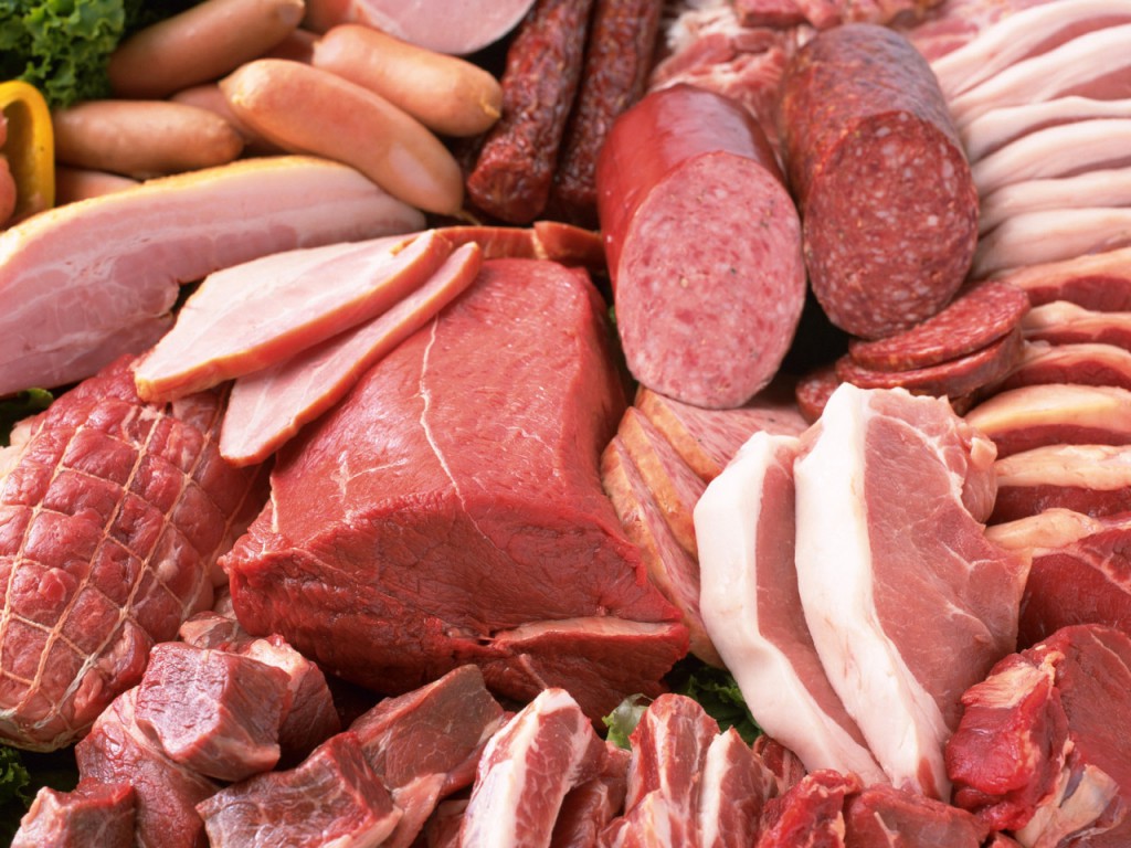 Mangiano la carne e si sentono male, sospetta intossicazione alimentare a scuola