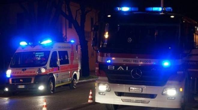 Incendio in una casa di riposo: morto un anziano e sedici intossicati  