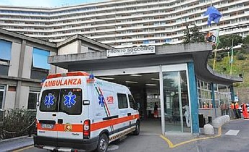 Meningite, ragazzo di 18 anni grave al San Martino di Genova