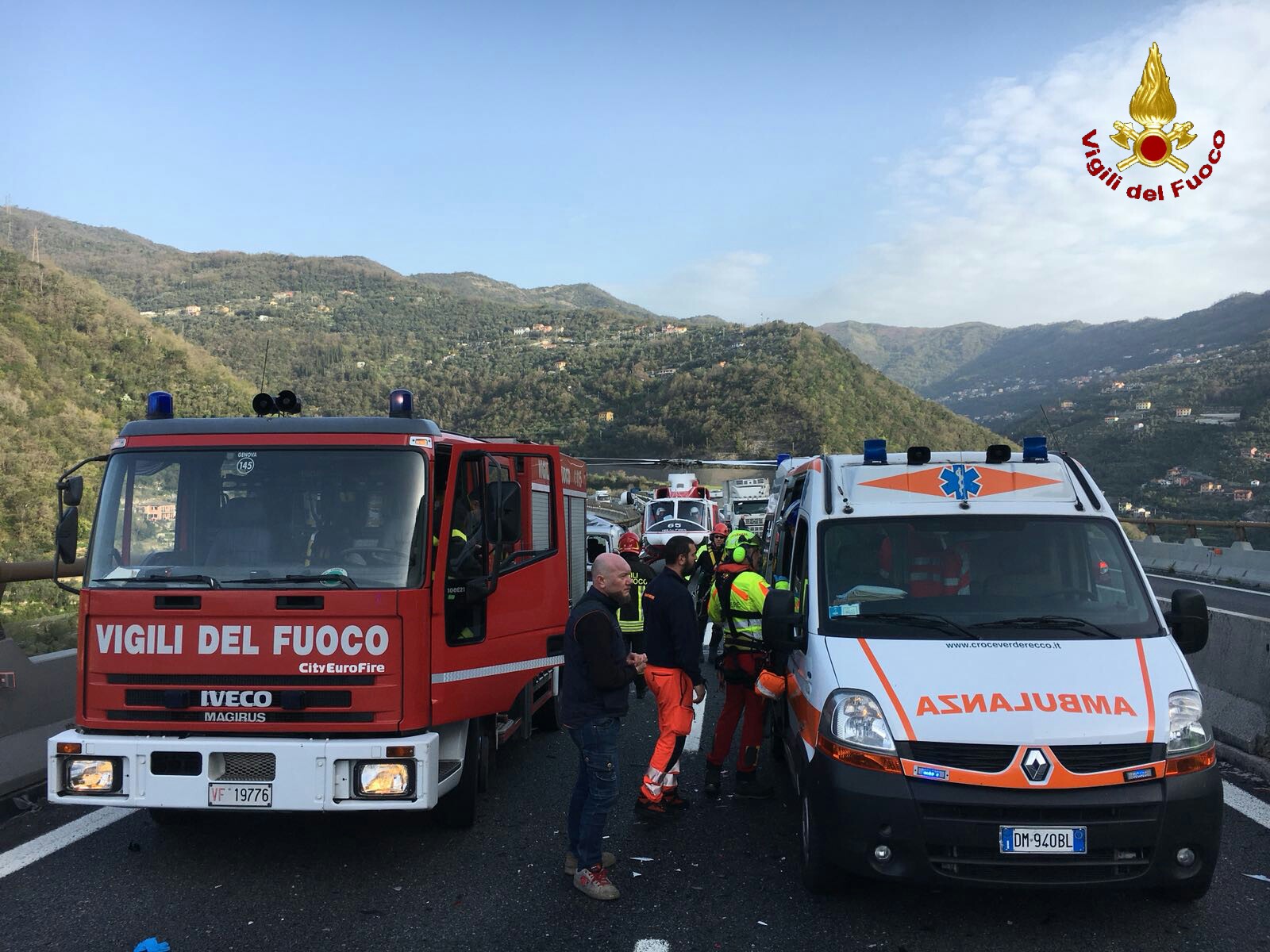 Incidente in A12, scontro tra un'auto e un autocarro: code in direzione La Spezia 