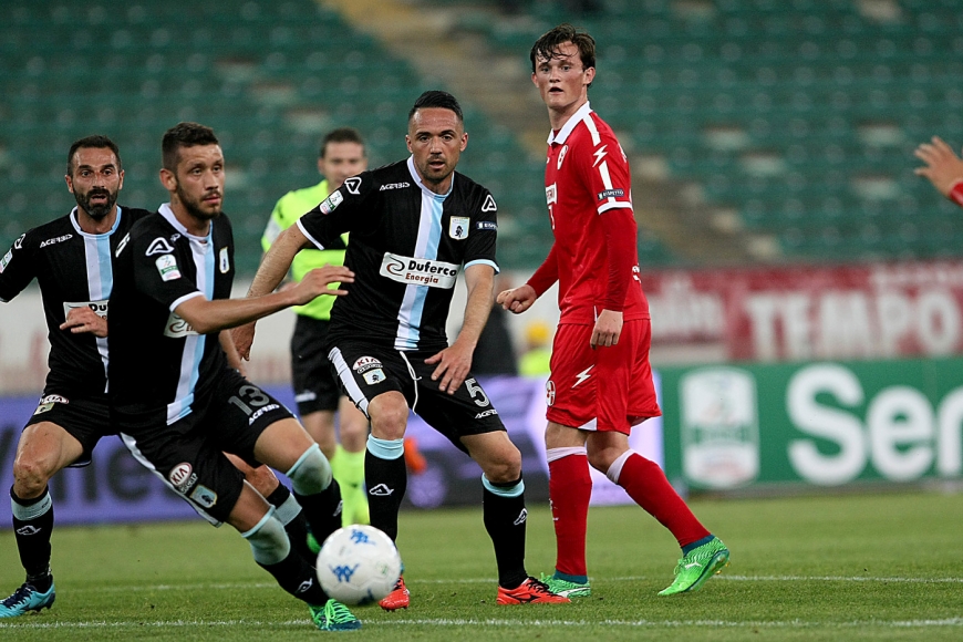 Entella ko a Bari, i pugliesi vincono 1-0. Si complica la corsa salvezza