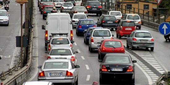 Assalto di turisti al Porto Antico, traffico nel caos in Sopraelevata