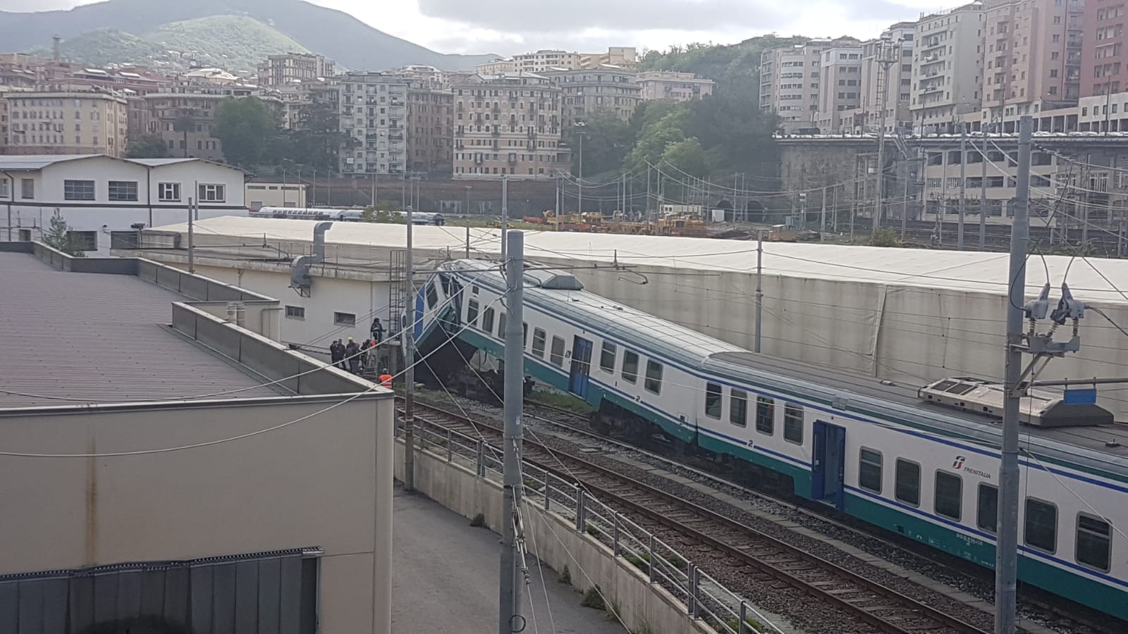 Treno in manovra si schianta a Terralba, indagato il macchinista