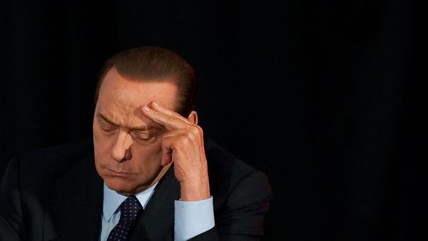 Berlusconi salta la visita a Euroflora: ha l'influenza