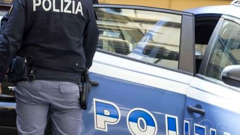 Quezzi: uomo litiga con la fidanzata e lancia il tavolo dalla finestra