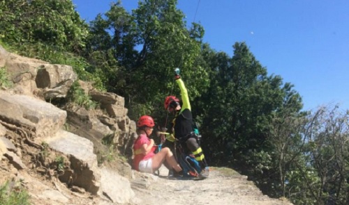 Cinque Terre, malore lungo un sentiero: turista soccorsa dall'elicottero