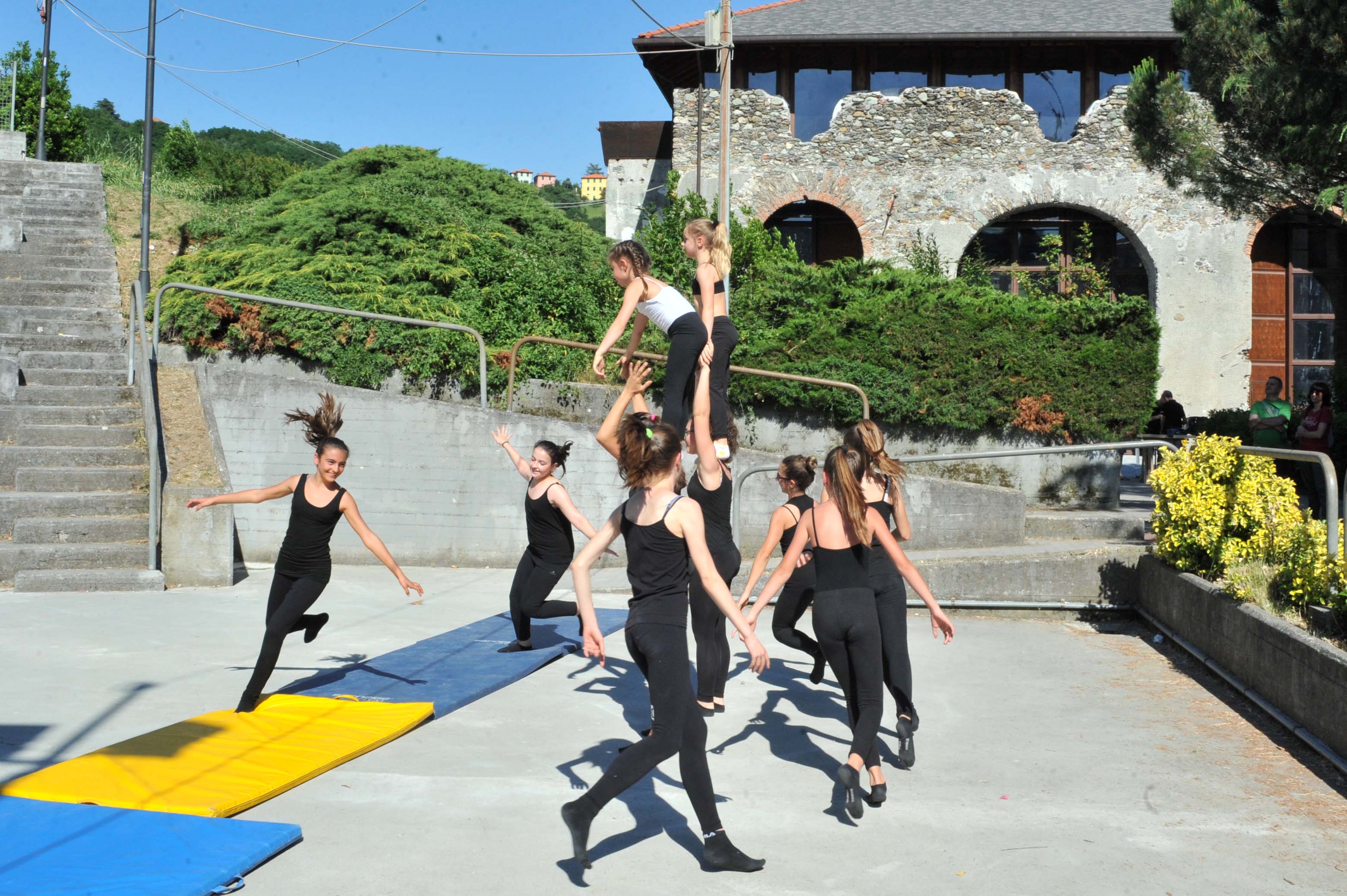 Politica e sport d'entroterra protagonisti al Santuario della Guardia