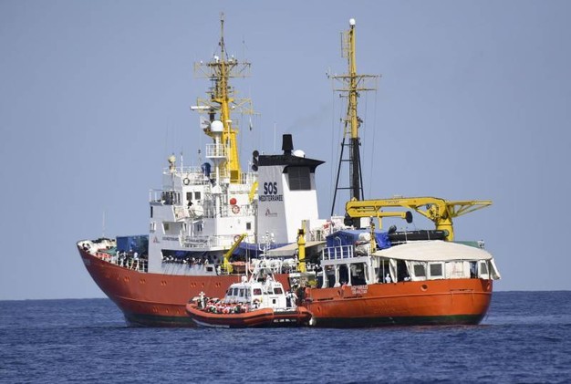 Migranti, nave Aquarius, Toti: 