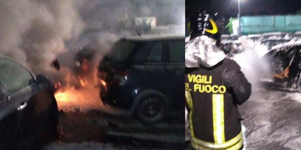 Genova, incendio in un parcheggio: quattro auto distrutte dalle fiamme