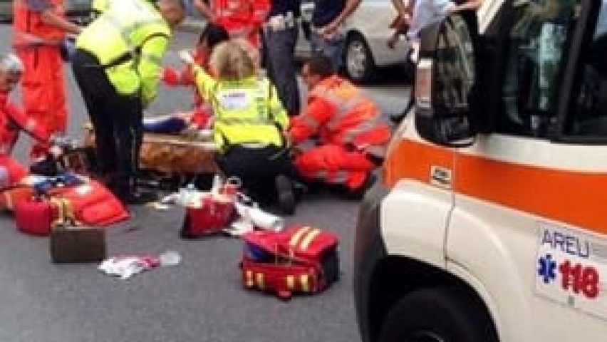 Genova, investito da un bus: gli amputano un piede