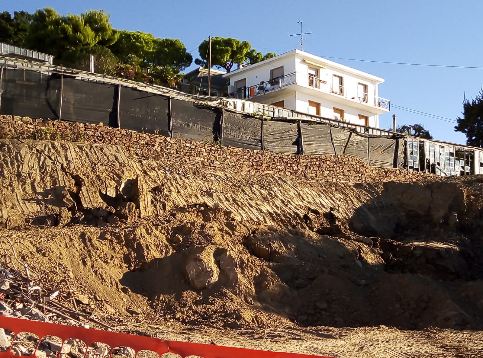 Frana in via Siccardi, sette sfollati a Sanremo