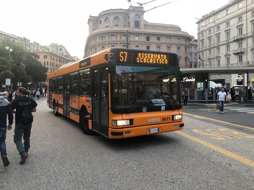  Genova, navette scolastiche: da oggi cambiano orari e percorsi. Ecco tutte le modifiche