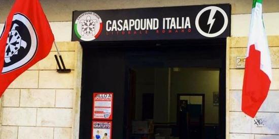 Genova, blitz contro Casapound: vernice rossa nella sede