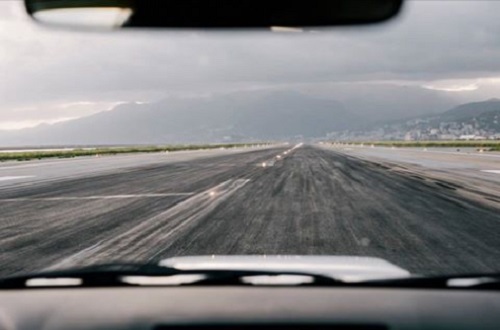 Mareggiata all'aeroporto di Genova, scalo chiuso