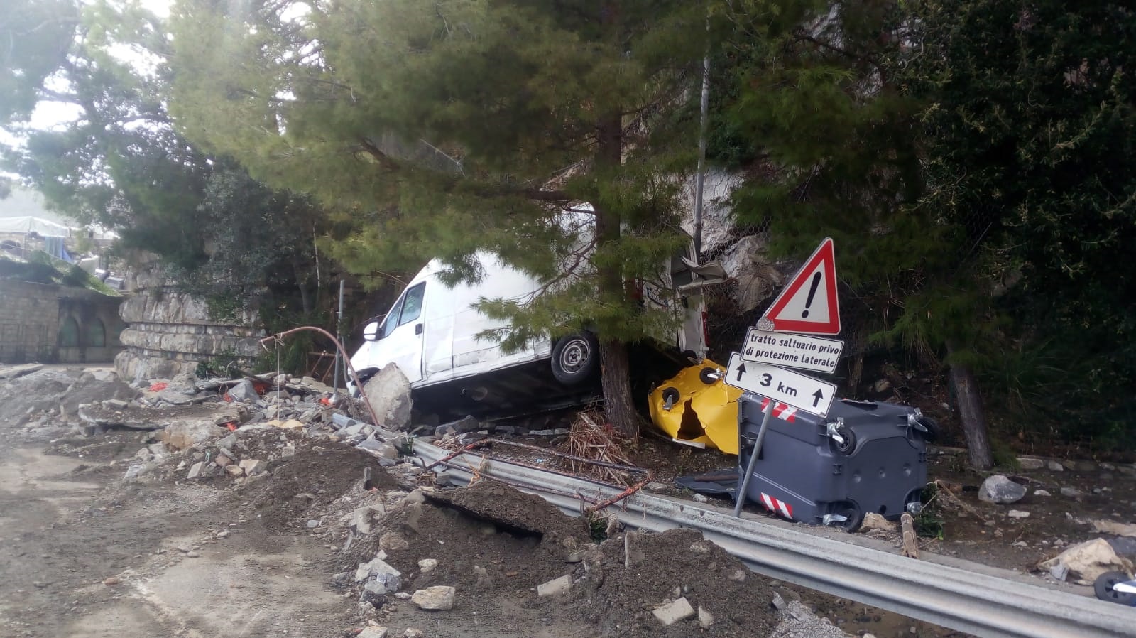 Liguria devastata dalla forza della natura, la Regione: 