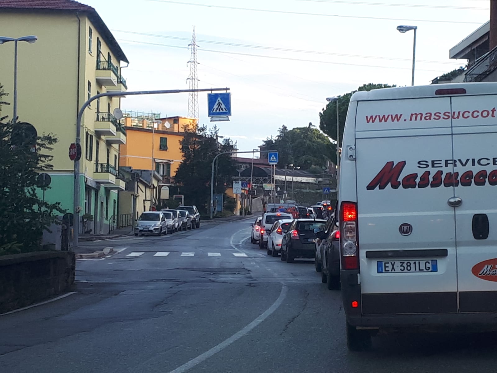 Lunedì di caos per il traffico del ponente genovese, code e rallentamenti 