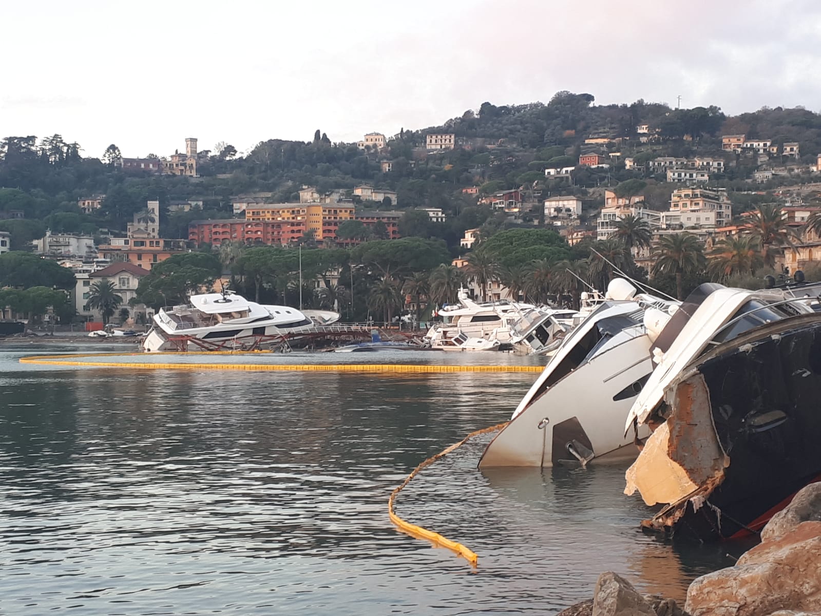 Rapallo attende risposte dopo la mareggiata, il sindaco: 