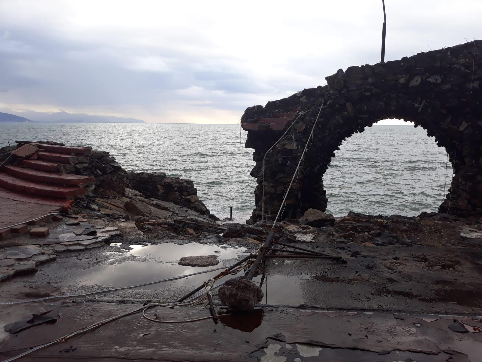 Stasera a Viaggio in Liguria il post mareggiata con i sindaci del Tigullio