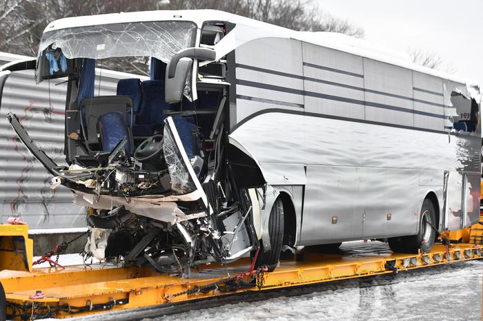 E' una donna italiana la vittima dell'incidente del pullman schiantato a Zurigo