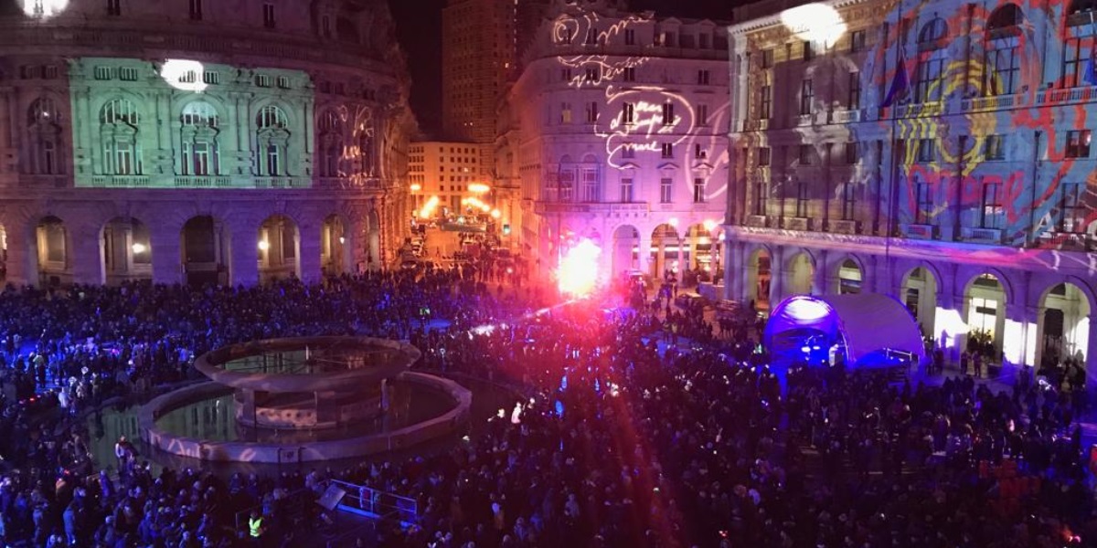 Spettacolo di luci, poesia e musica: Genova dà il benvenuto al 2019