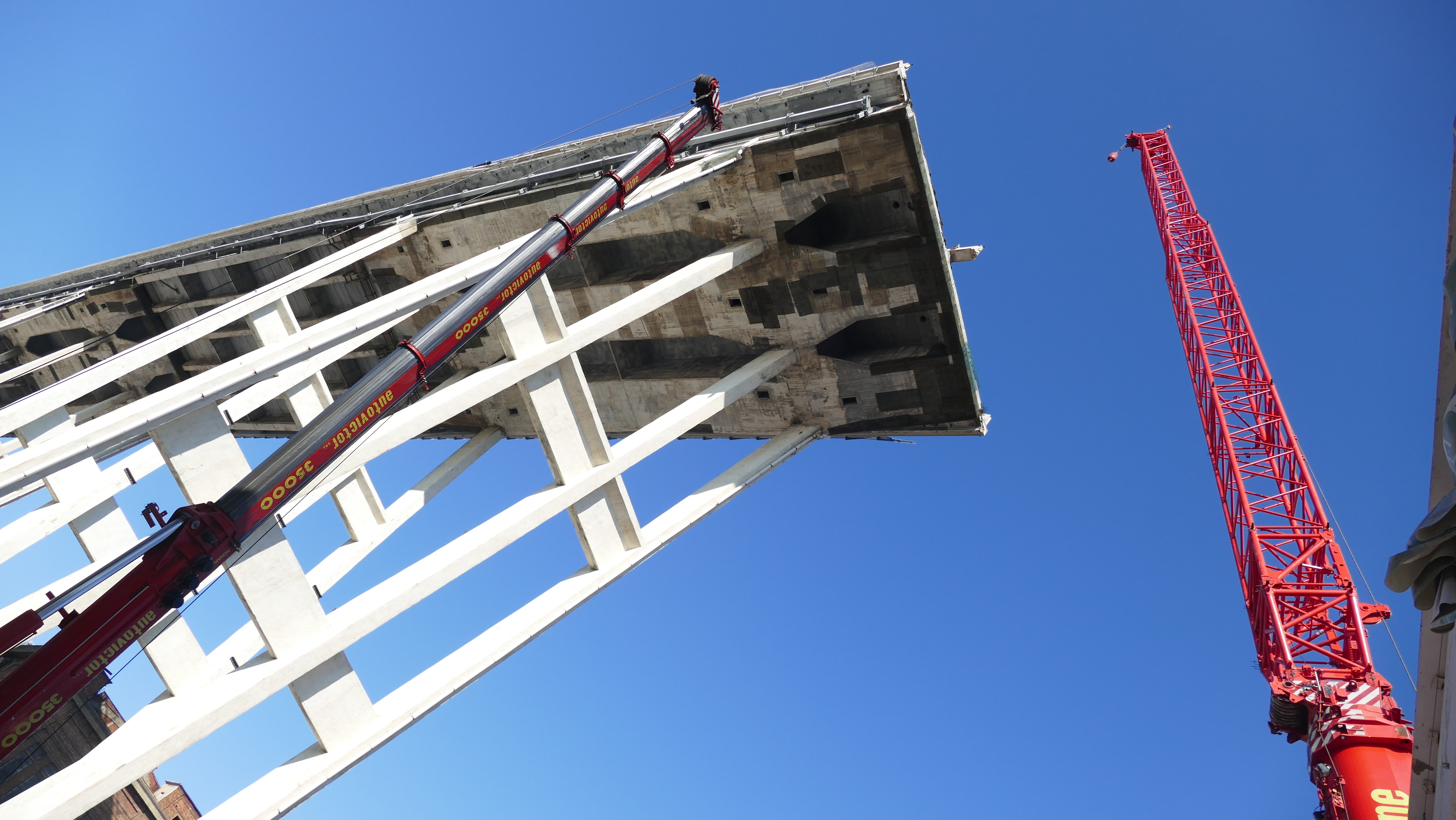 Si avvicina la demolizione del moncone ovest del ponte Morandi: il programma