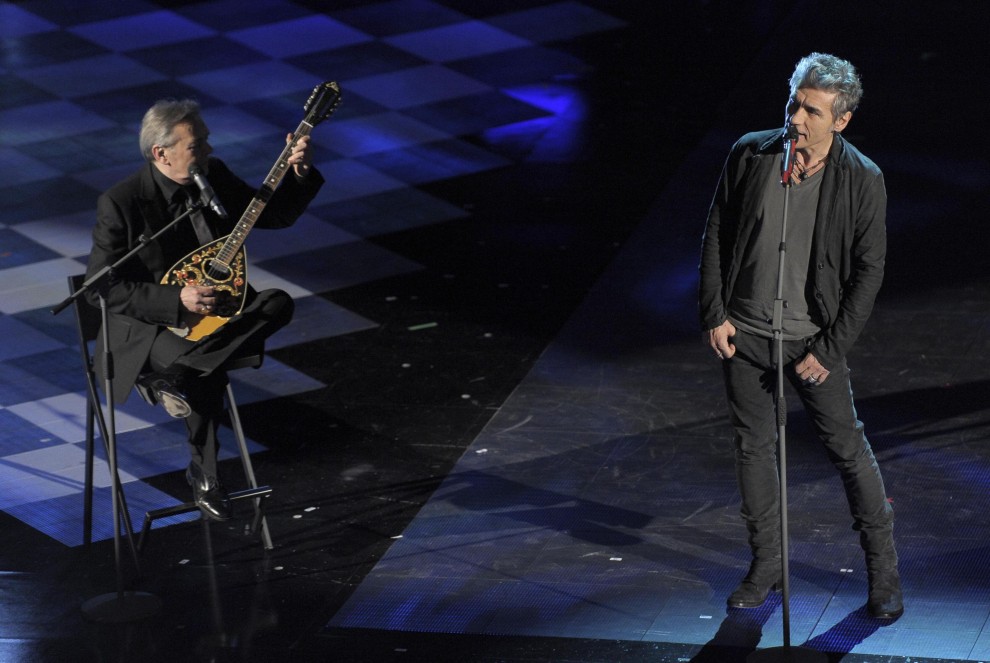 Sanremo 2019, è ufficiale: ci sarà anche Ligabue. Cinque anni fa cantò De André