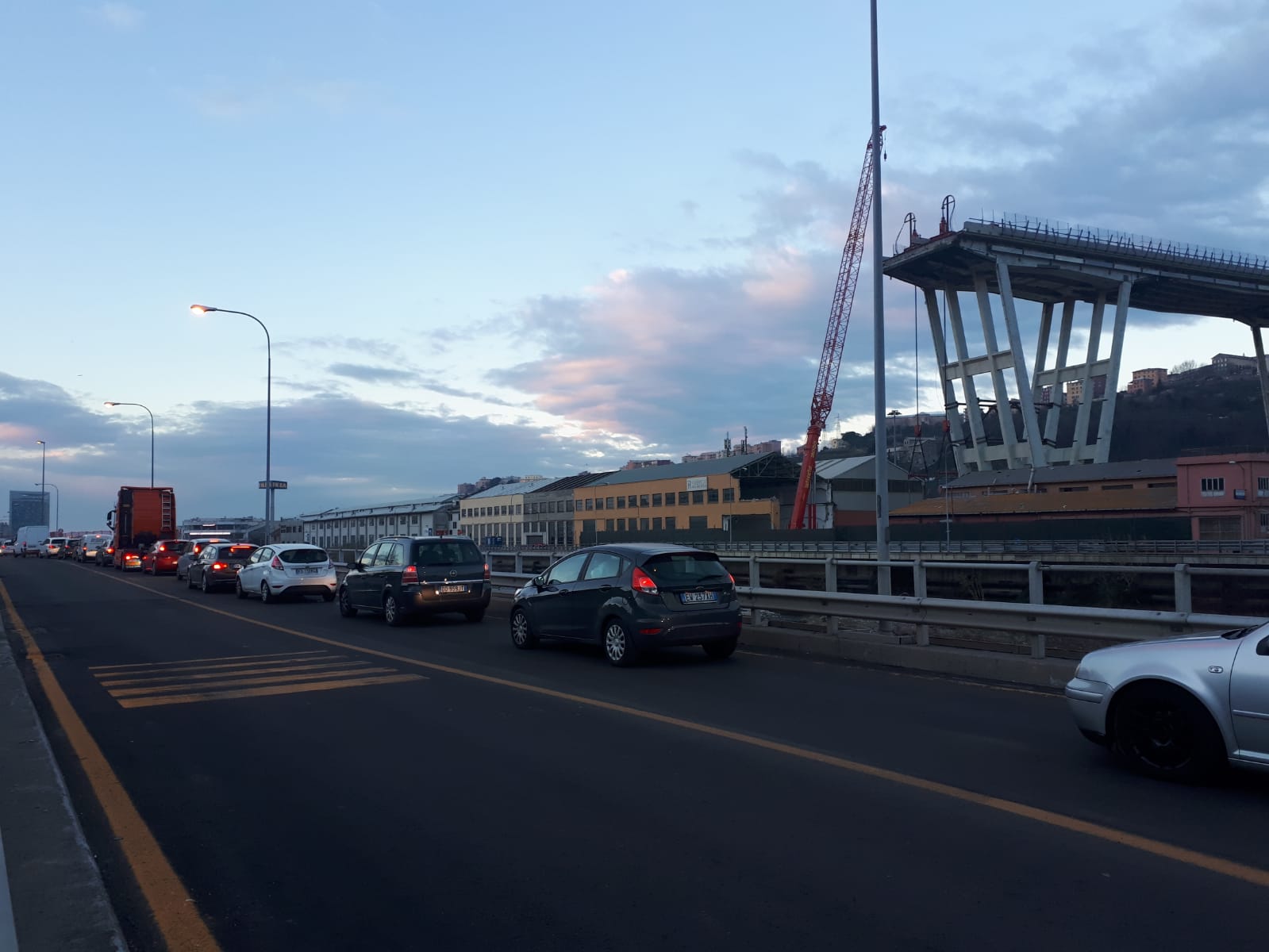 Genova, mattina di code in via Perlasca 