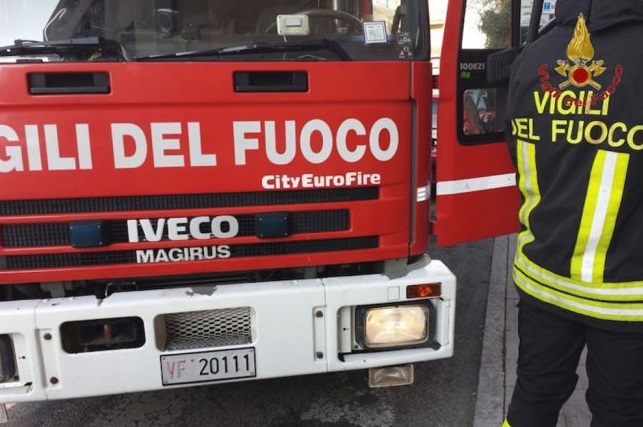 Fuga di monossido in un palazzo a Savona, donna in rianimazione