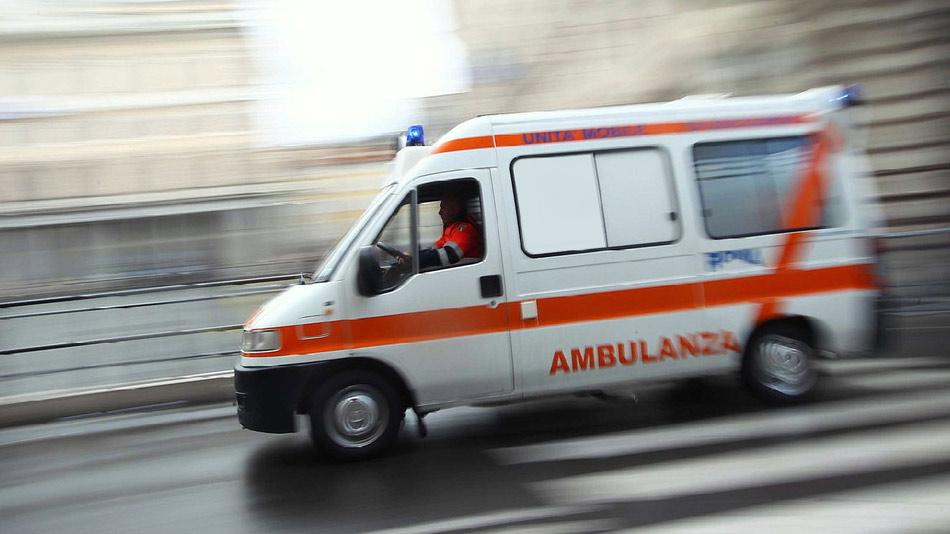 Incidente sul lavoro a Genova, operaio grave all'ospedale