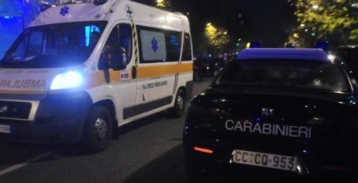 Dimentica il freno a mano, 29enne precipita in un dirupo e muore travolto dall'auto