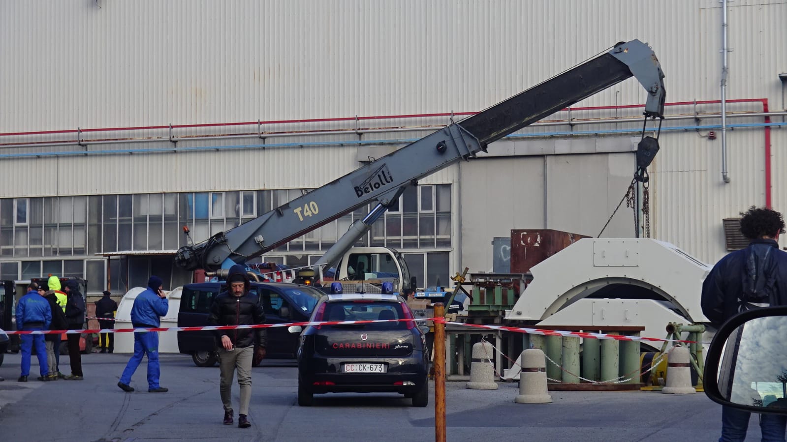 Morte operaio Ansaldo, la Asl vieta l'utilizzo del piazzale come parcheggio