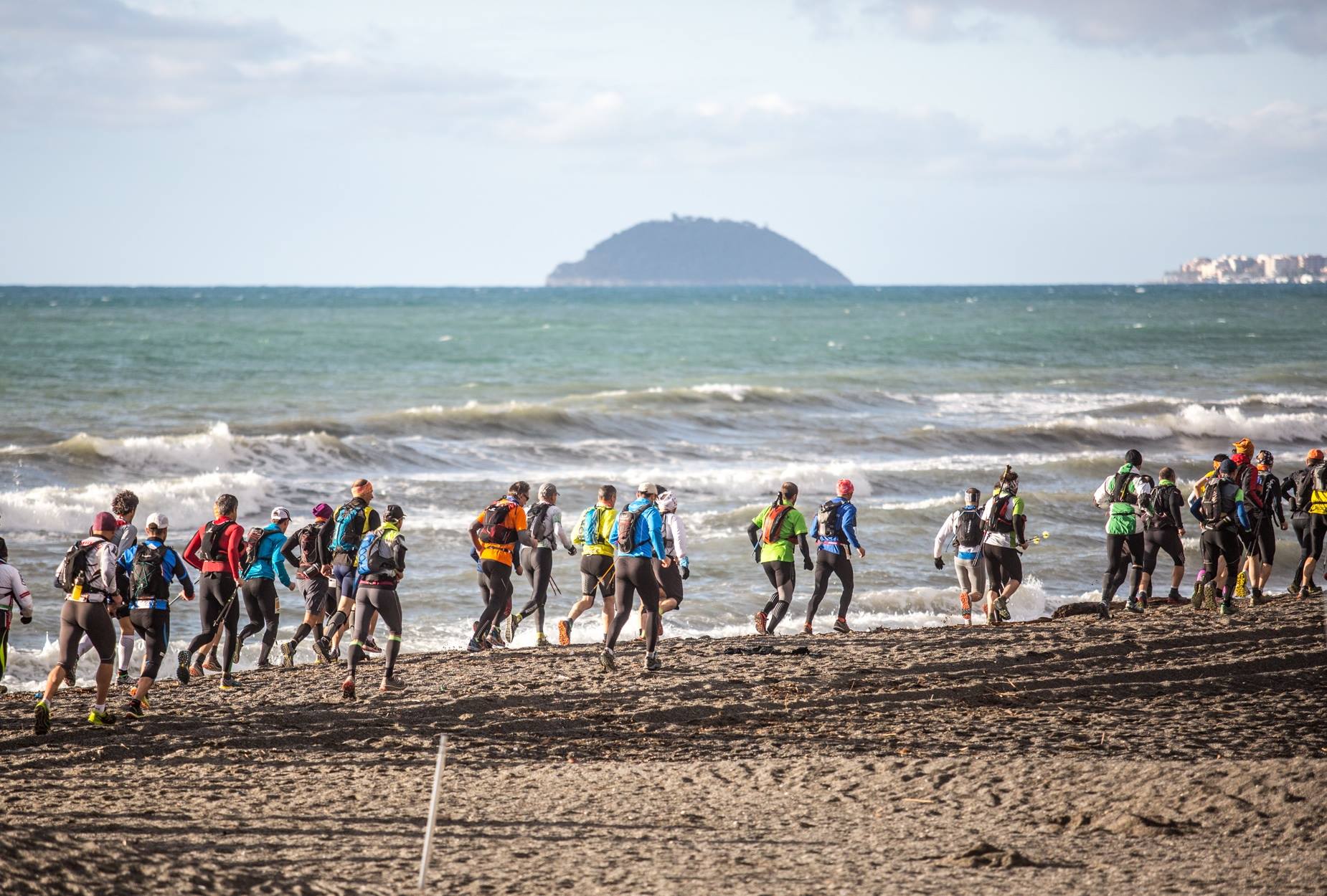 In 1.400 in arrivo a Loano per la decima Vibram Maremontana