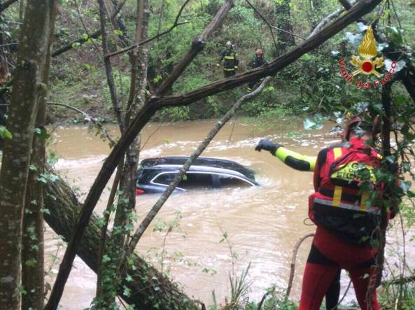 Residenti liguri travolti dal torrente nel pisano, trovata morta la donna