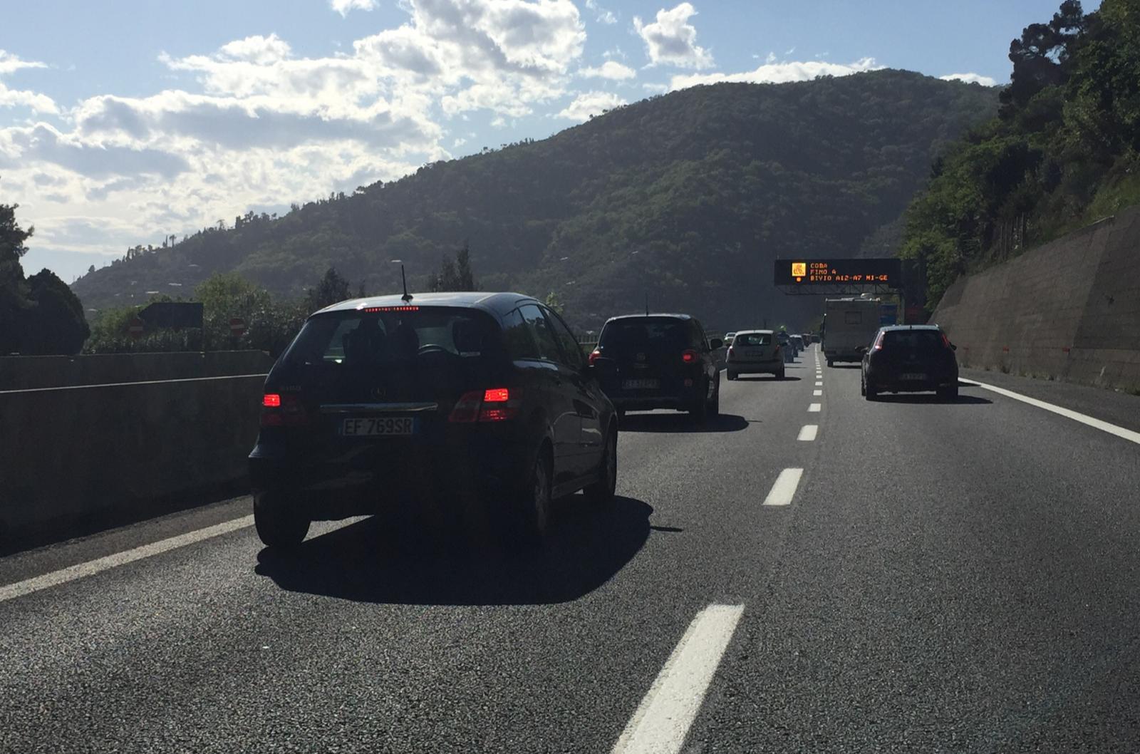 Autostrade prese d'assalto in Liguria. Il traffico in tempo reale