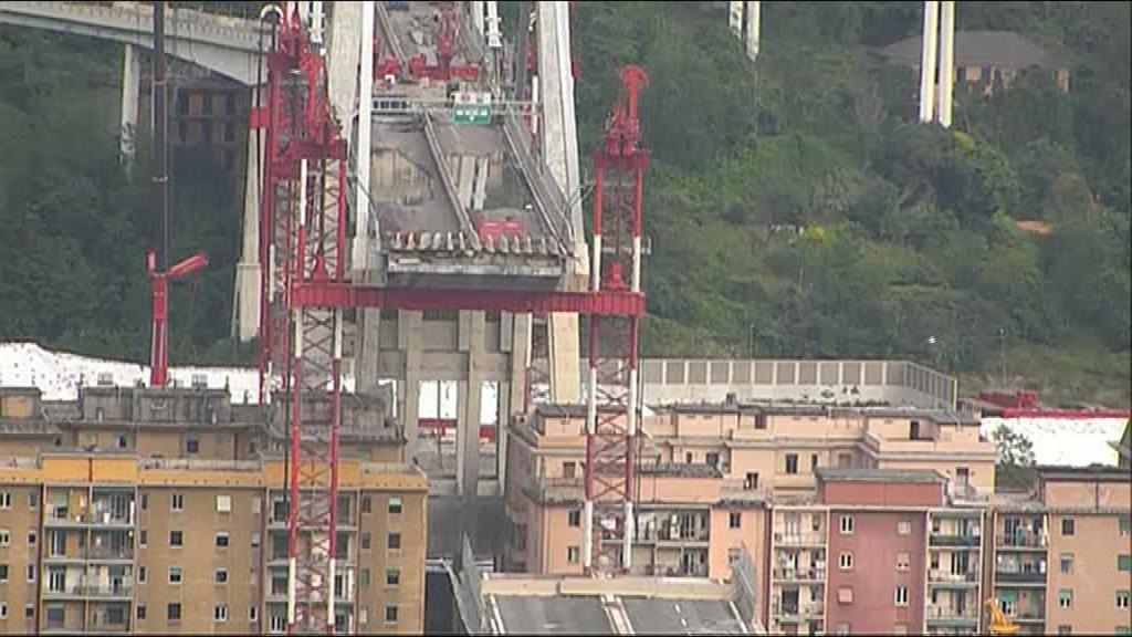 Morandi, demolizione lato Est: ipotesi esplosivo durante il ponte di San Giovanni