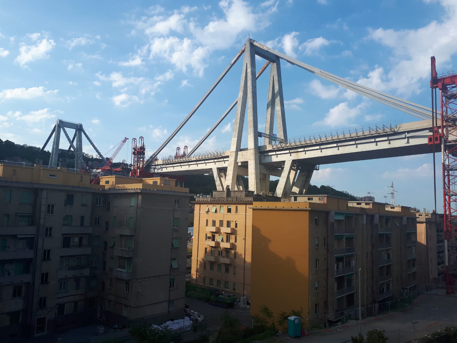 Cantiere ponte Morandi, lunedì al via la demolizione delle case di via Porro 