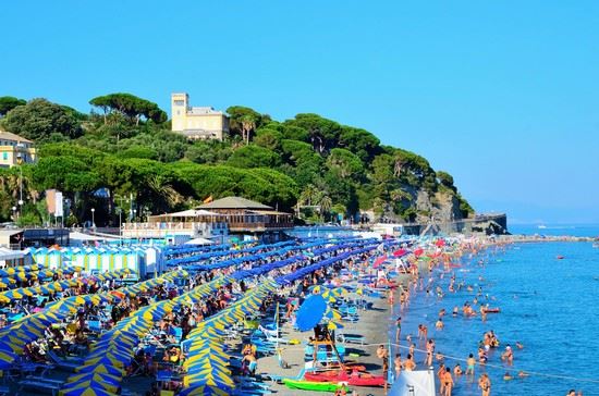 In Liguria sempre più turisti 'last minute'. Federalberghi attacca: 