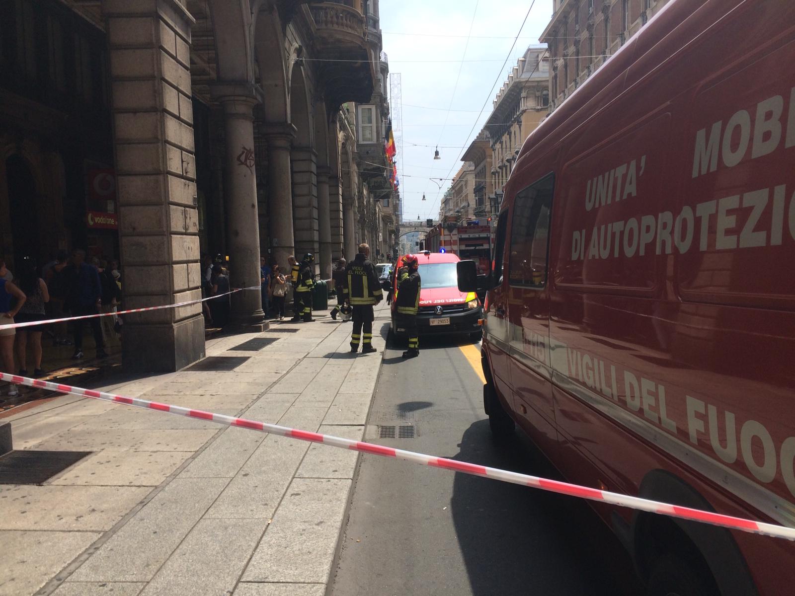 Genova, cicca sigaretta in un cestino: incendio appartamento in via XX Settembre 