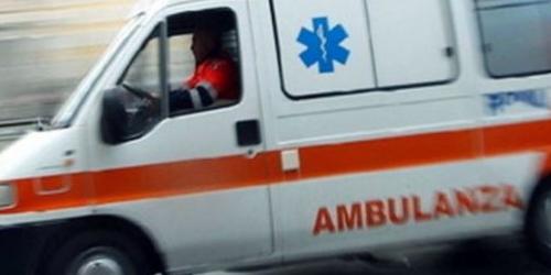 Auto in manovra investe un bambino: trasportato in ospedale