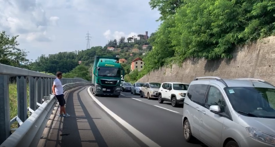 Esplosione autocisterna, A7: riaperta tra Busalla e Ronco Scrivia 