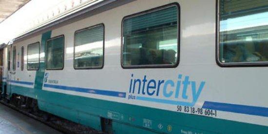 Aggressione su intercity per guasto, sindacati regionali: 