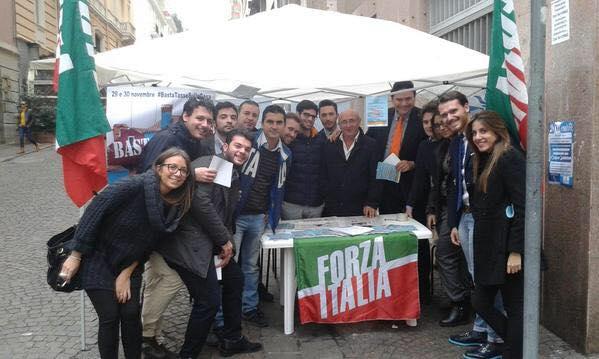 Forza Italia contro le nuove tasse del Governo, gazebo in città metropolitana