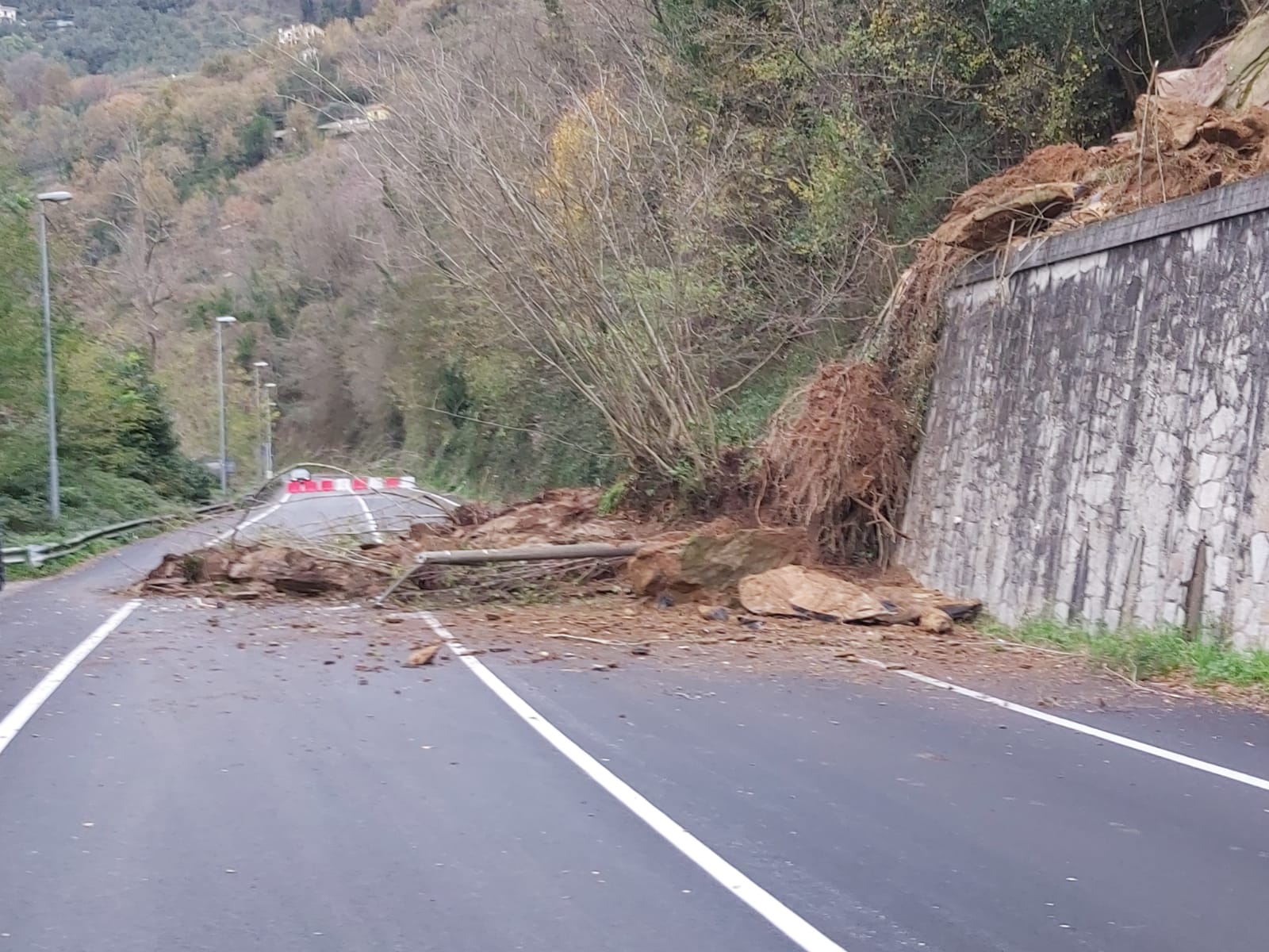 Val Fontanabuona, ripulita e riaperta al traffico la statale 225 a Carasco