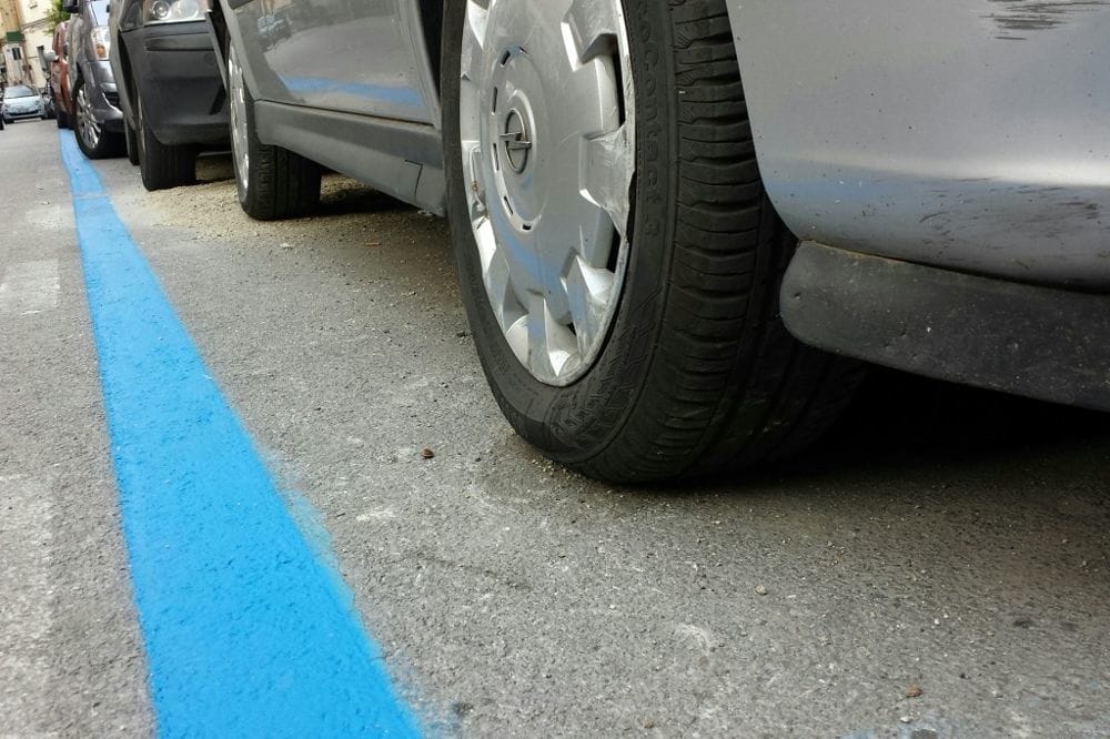 Parcheggi blu gratis nel weekend per combattere la crisi, l'idea a Lerici