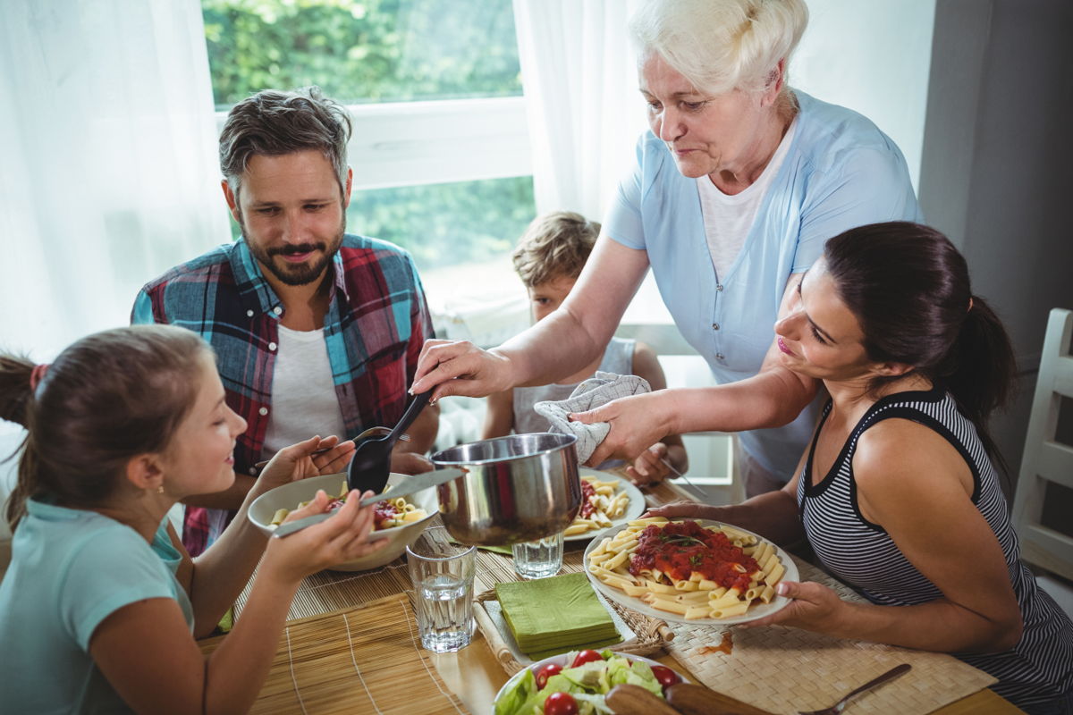 2000 euro per chi ha in casa il nonno, il contributo a 92 famiglie imperiesi