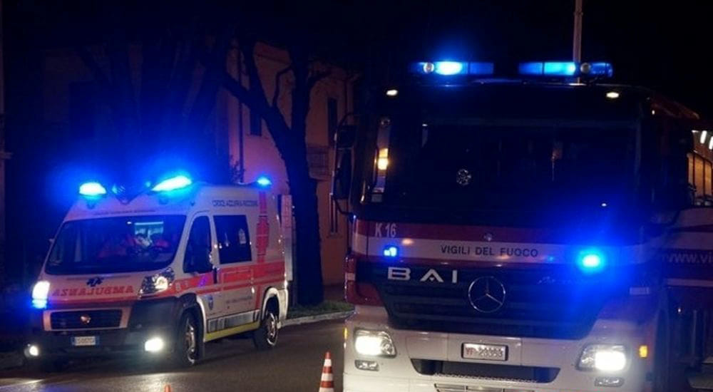 Savona, fiamme da una canna fumaria: incendio spento dai pompieri