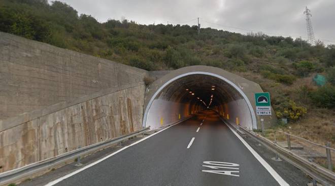 Autostrade, ondulina pericolante in una galleria sulla A10