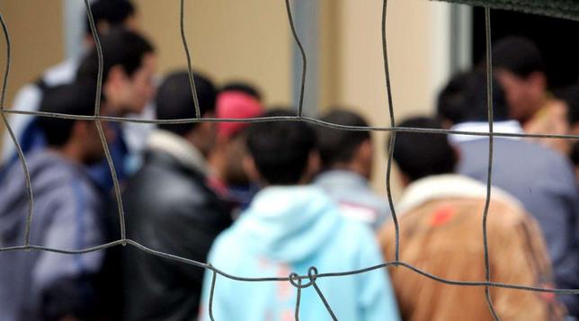 Genova, non vuole lasciare il centro di accoglienza: la trattativa va avanti per 5 ore